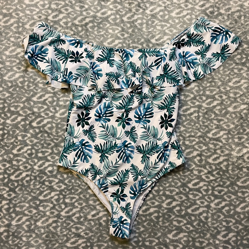 SHEIN / Swim Suit One Piece / White and Green / Leaf Print / XL